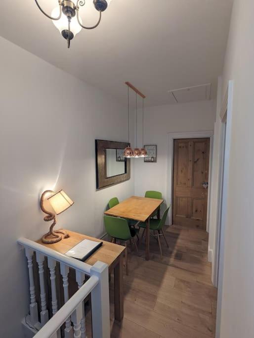 Spacious First Floor Family Flat, Sea View Torquay Esterno foto